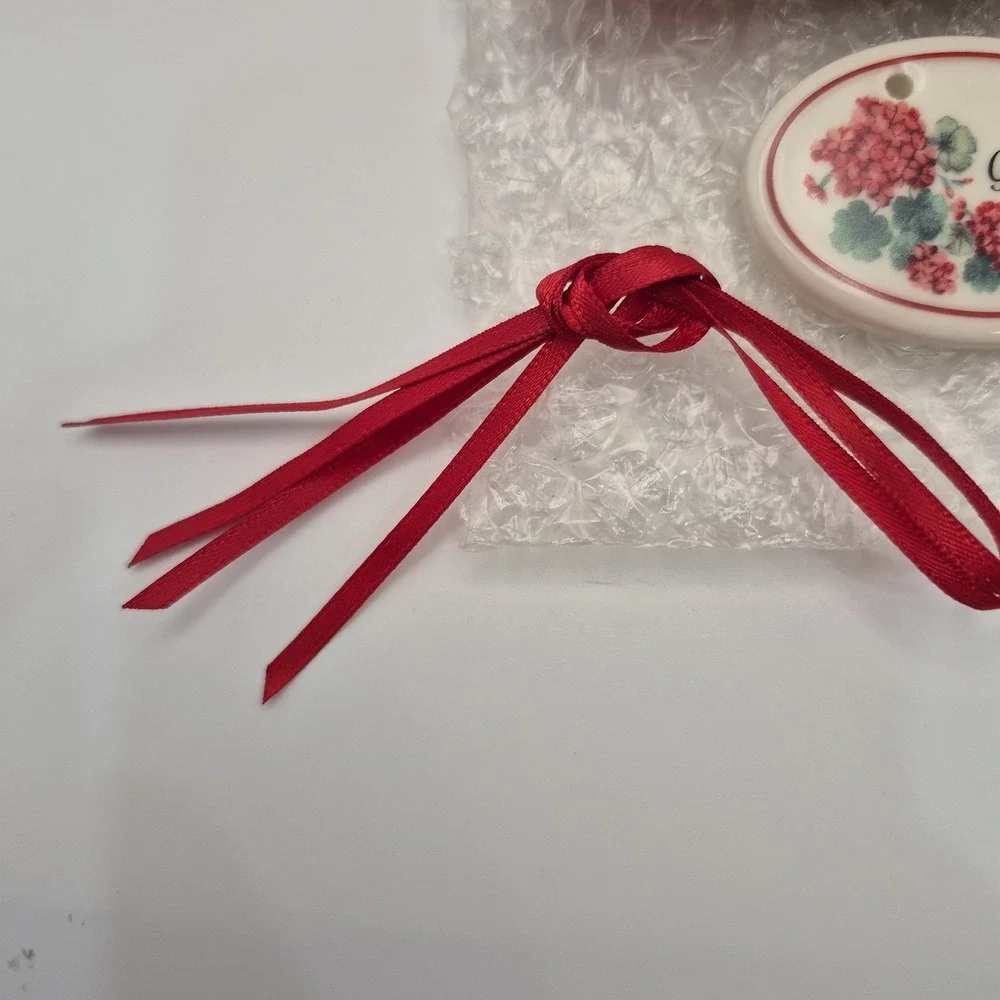 Longaberger Geranium Tie On Porcelain Decor Basket Hanger, Vintage